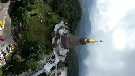 Pagoda-Doi-Inthanon-En-Tailandia---Vista-Vertical-De-Drones