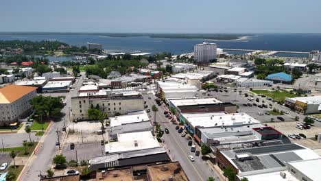 Geschäftsgebäude-Und-Wohnungen-An-Der-Emerald-Coast-In-Panama-City,-Florida