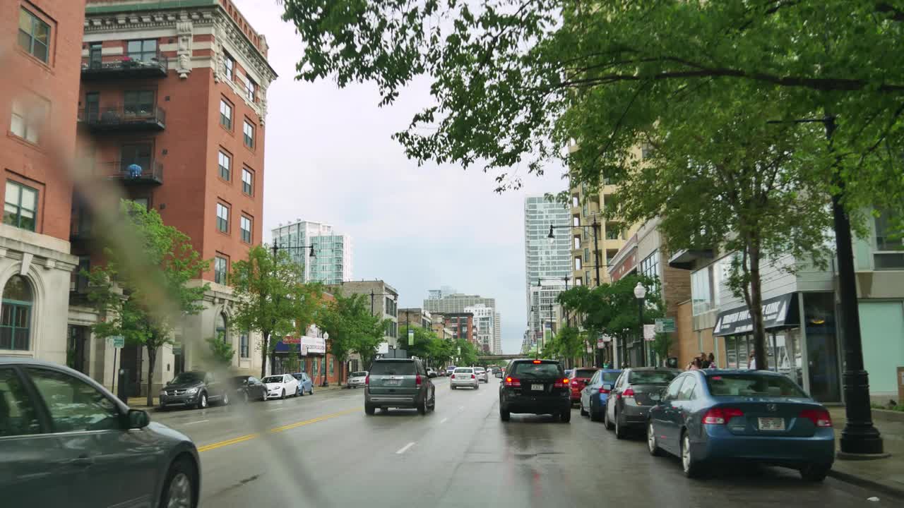 Driving from Michigan Avenue to South Loop in Chicago