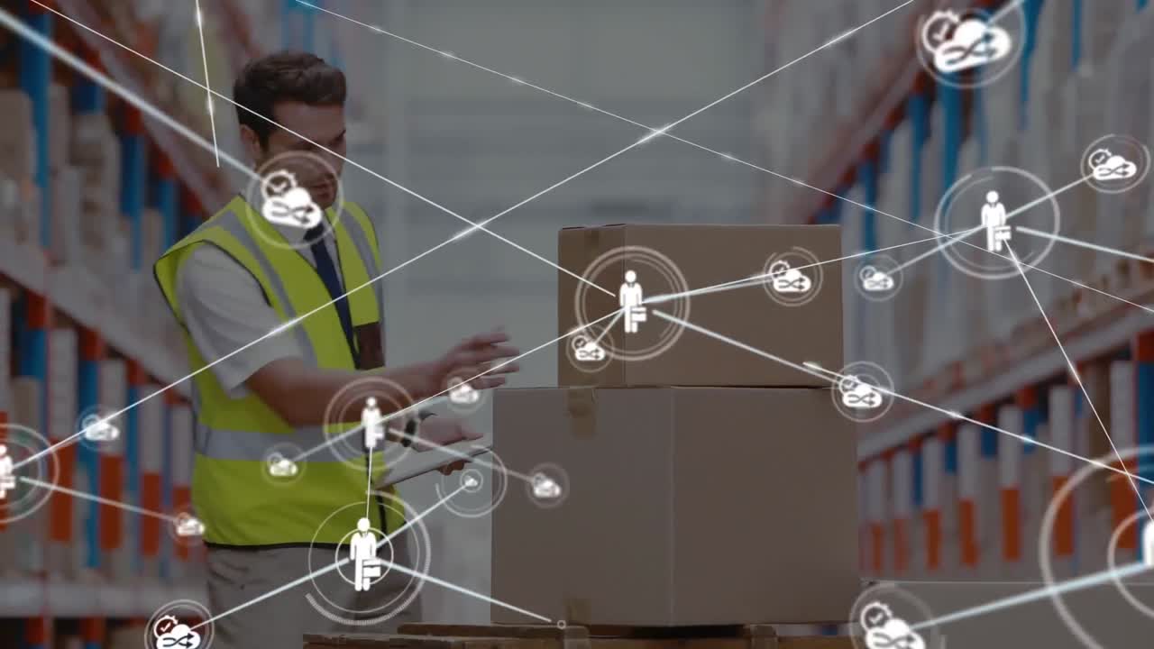 animación de la red de conexiones con iconos sobre el hombre que trabaja en el almacén