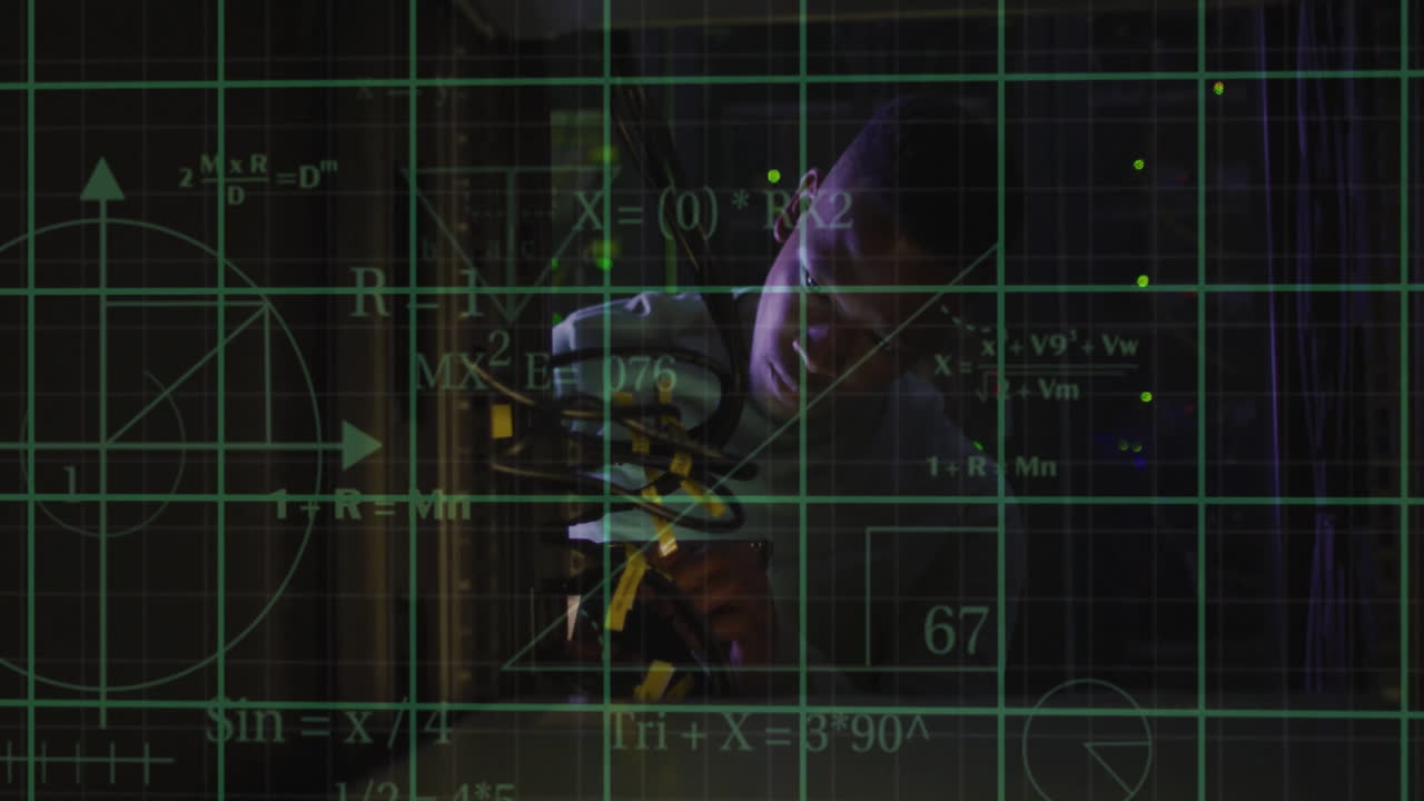 animación de procesamiento de datos científicos sobre afroamericano hombre técnico de ti por servidores
