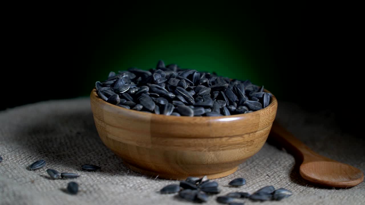 흑색 씨은 루프가 될 수 있습니다.