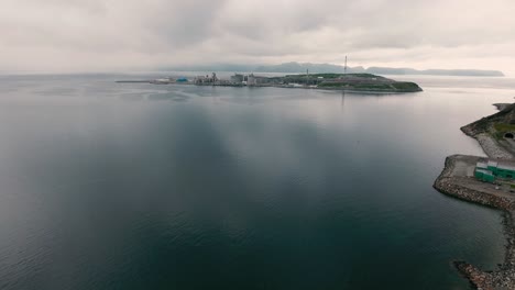 Hammerfest-Insel-Muolkkut-Nordnorwegen,-Gasaufbereitungsanlage.