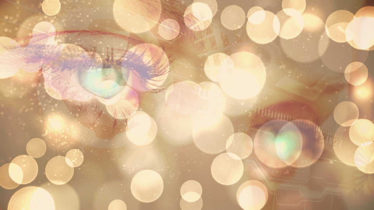 오렌지색 빛의 반점과 여성 눈의 근접 스캔