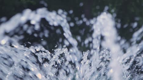 fuente rociando agua 2