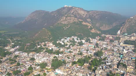 vista aérea en la ciudad de alwar grabada por dji mini 3pro