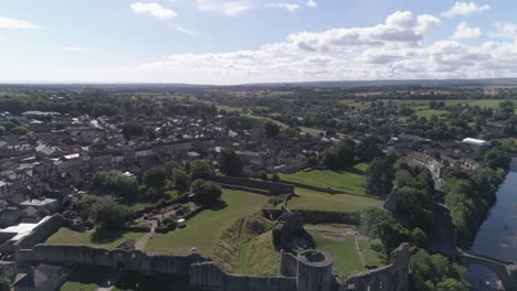 Aerial-reverse-reveal-shot-of-Barnard-Castle-over-the-River-Tees