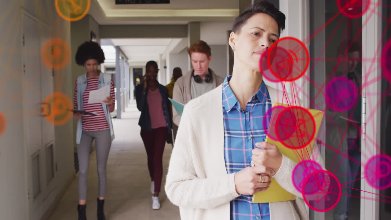 animación de conexiones con iconos sobre diversas personas de negocios en la oficina