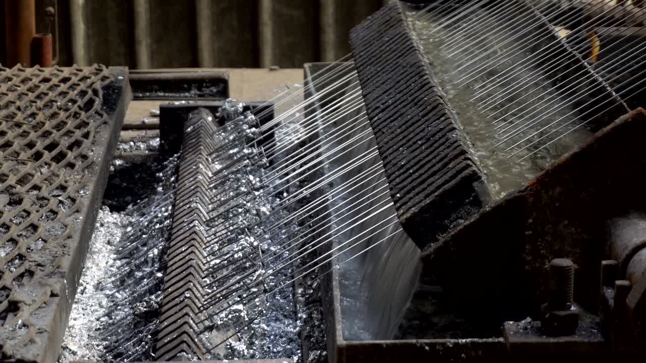 고열로 핑크로 인 냉각 된 와이어의 클로즈 업