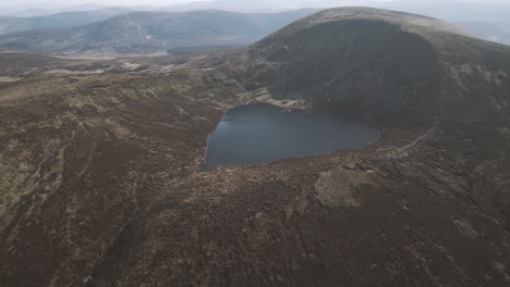 Maravilla-De-La-Naturaleza-Lough-Ouler-Lago-Wicklow-Irlanda