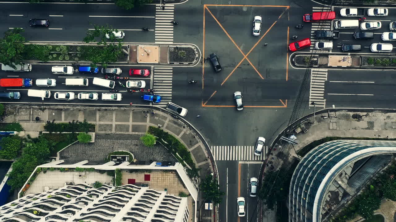 Everyone's rushing to where they need to be