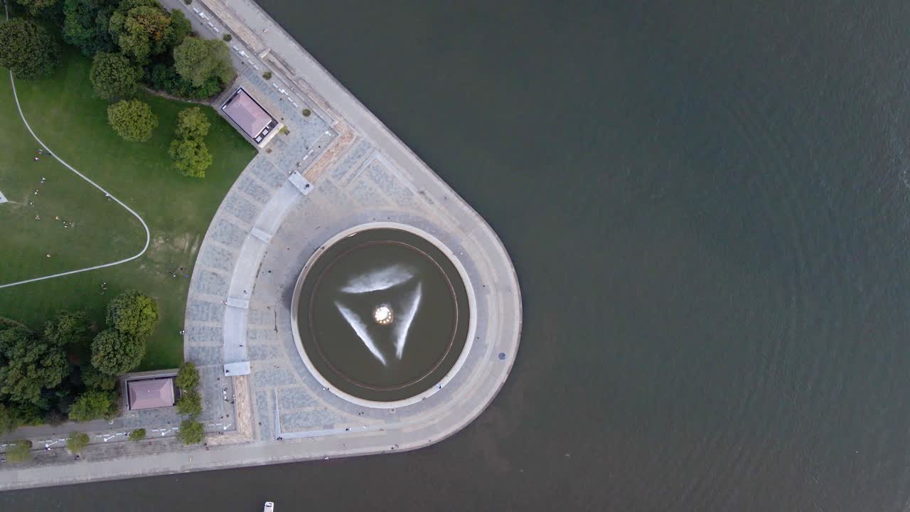 피츠버그에 있는 포인트 주립 공원 분수의 공중 전망 - 오버헤드, 드론 샷