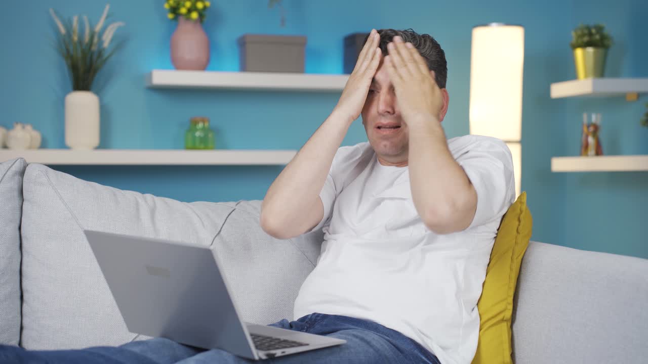 hombre estresado y nervioso.