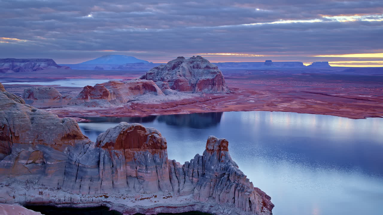 Aerial footage elegantly pans across Glen Canyon, emphasizing the artistry of nature’s erosion.