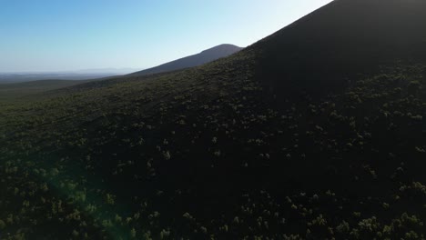 Luftangriff-Auf-Die-Bergkette-Im-Australischen-Outback