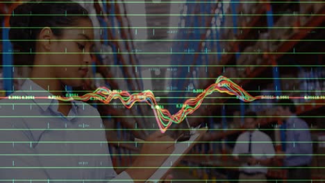 animación del procesamiento de datos financieros sobre diversas personas de negocios en el almacén