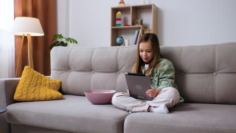 Little-girl-in-the-living-room