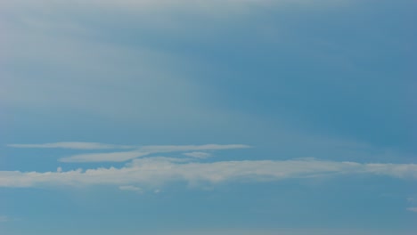 태양 광선, 공중 전망, 무인 항공기 촬영 구름, 자연 푸른 하늘 운동 날씨 및 흰색 분열 날씨와 푸른 하늘에 흰 구름의 금