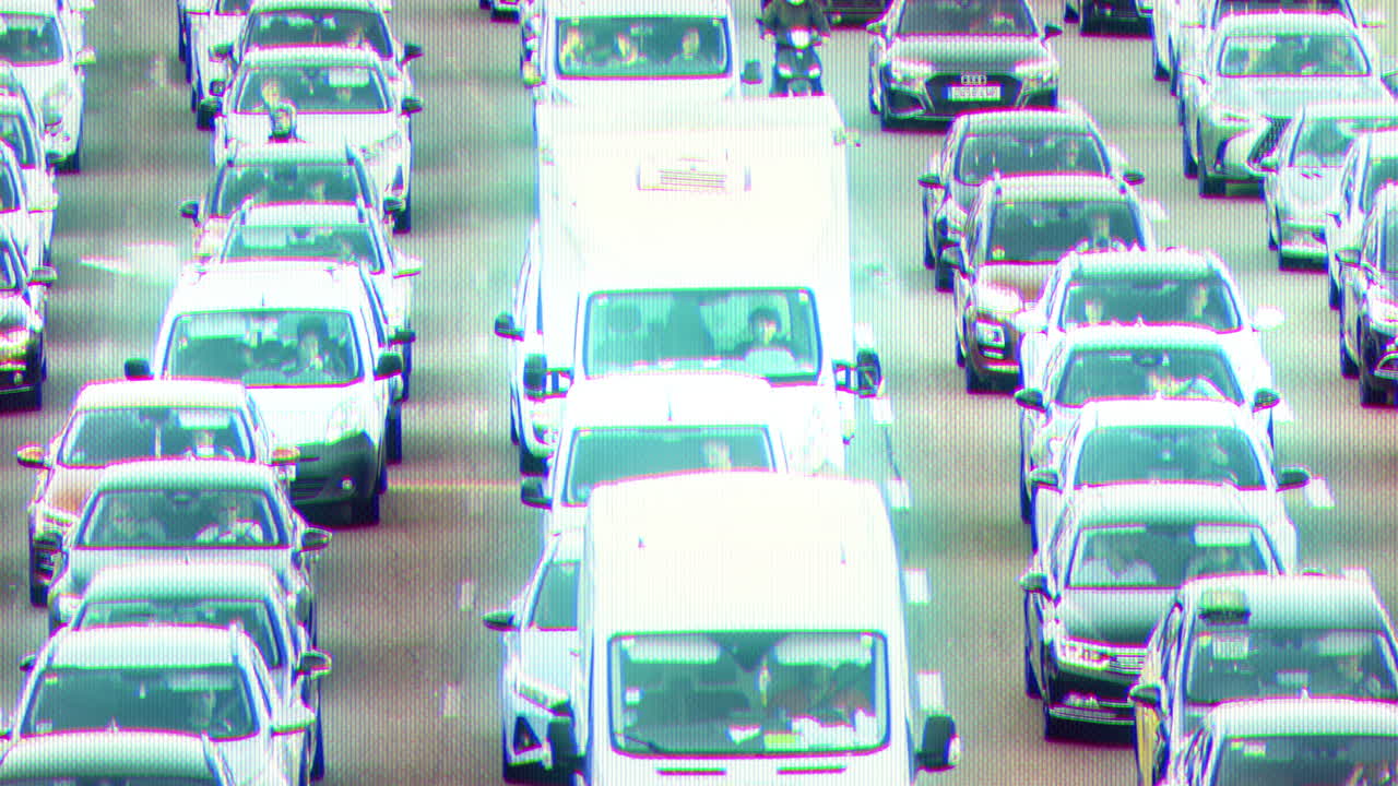 저녁 퇴근 시간 바르셀로나 고속도로의 교통 흐름 타임랩스