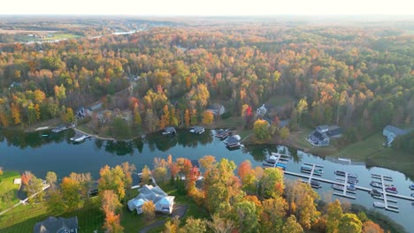 panning across parts of lake anna io fall