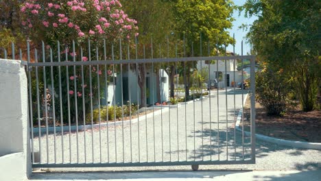 opening and closing of automatic house gates