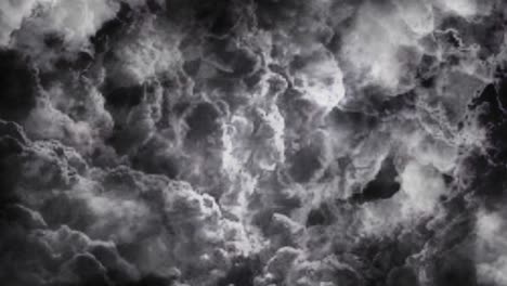 punto de vista de 4k de la atmósfera dentro de una tormenta que ocurre dentro de las nubes