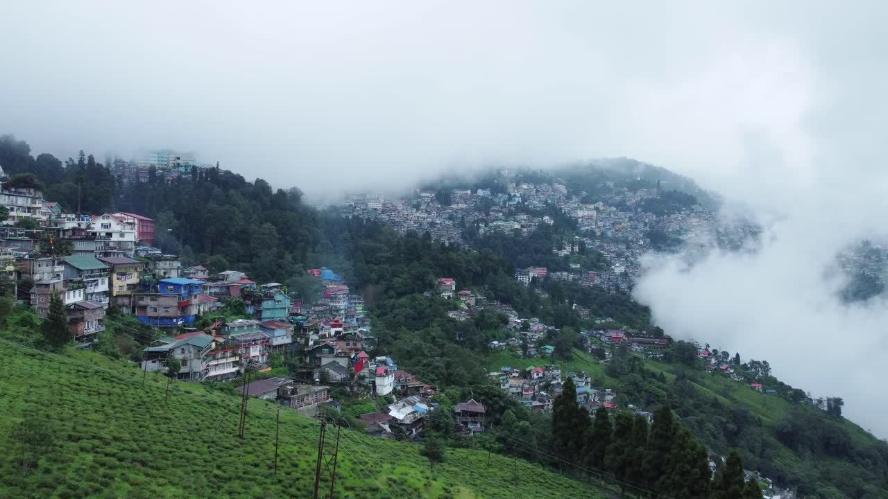 Ripresa aerea del Bengala Occidentale, uno dei luoghi turistici: Darjeeling