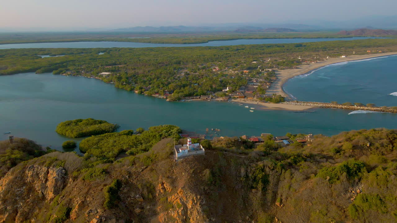 faro de luz en chacahua, oaxaca, méxico