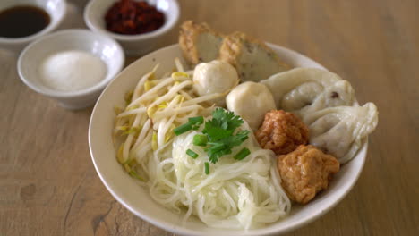 noodles bowl with fish ball