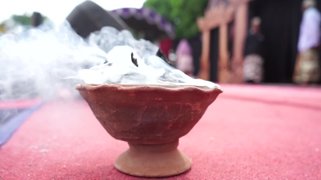 styrax는 liquidambar 껍질에서 얻은 천연 수지입니다.