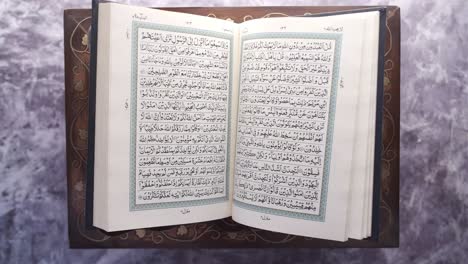 open quran book