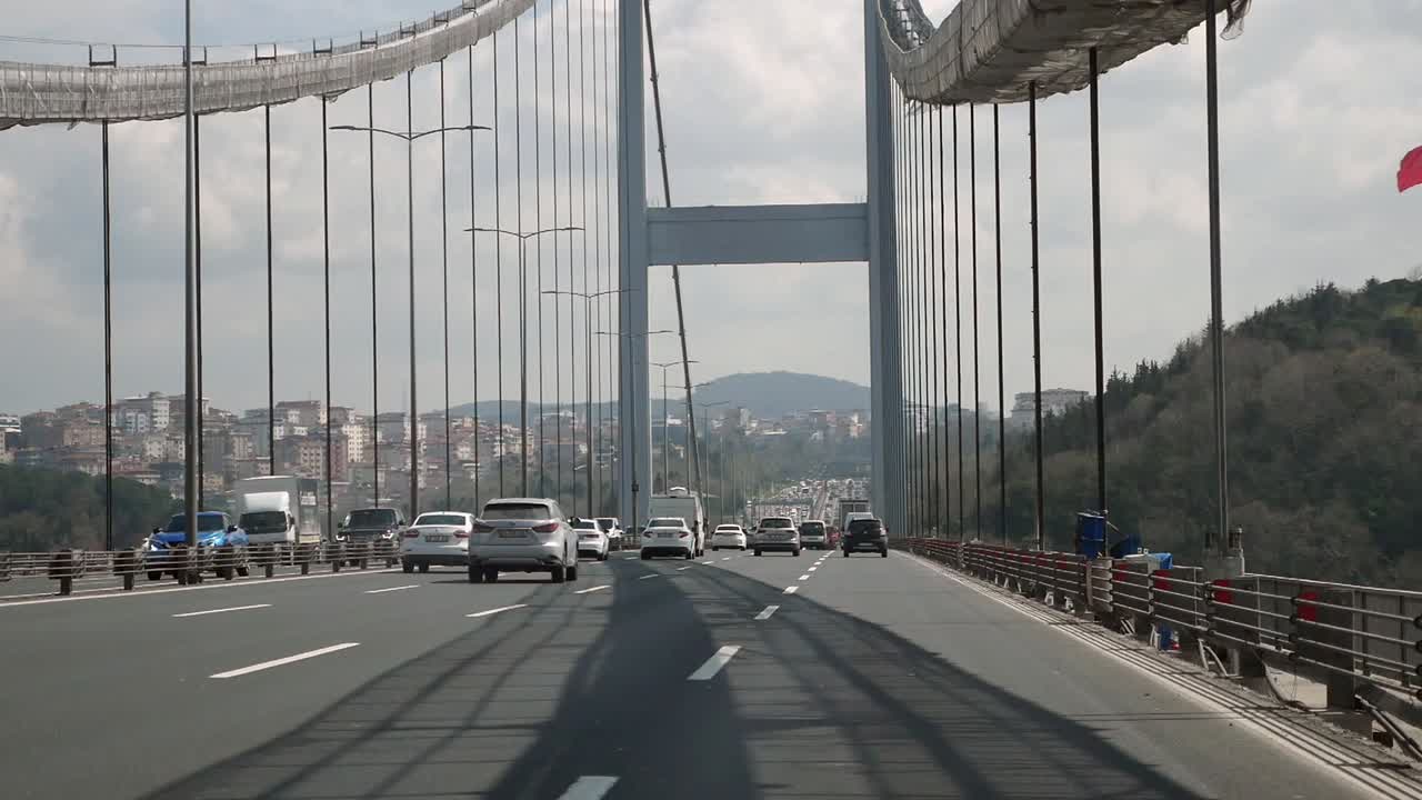 서스펜션 브릿지에서의 교통