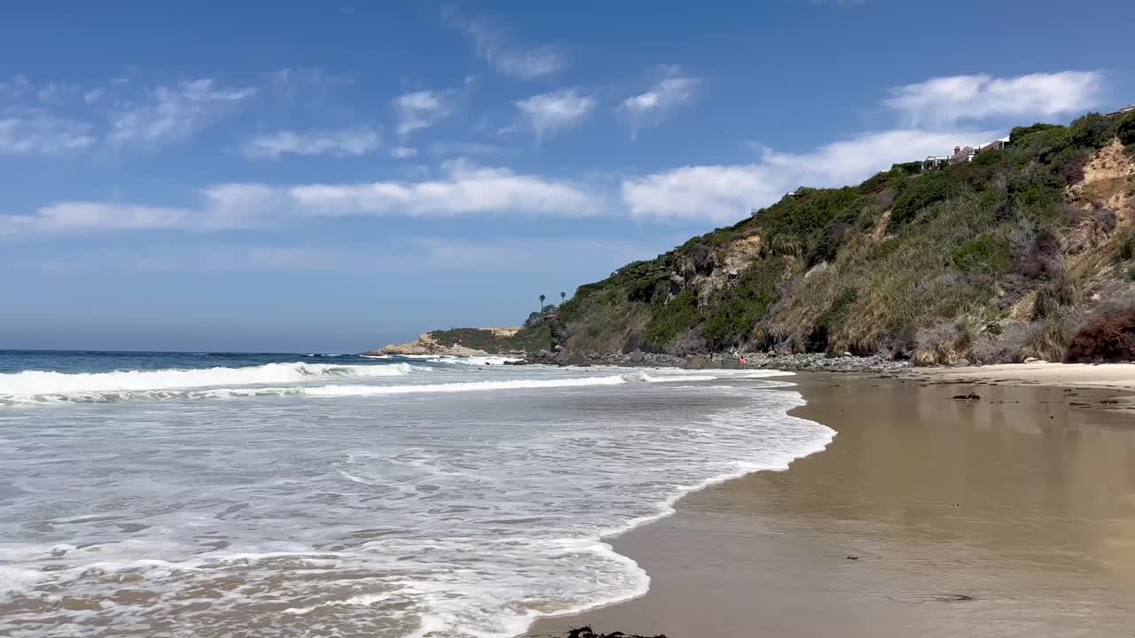 dana point es una pintoresca ciudad costera ubicada en el sur de california, conocida por sus impresionantes playas que ofrecen una mezcla de belleza natural y oportunidades recreativas.