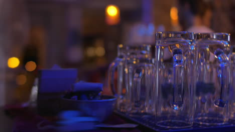 Clean-glassware-in-the-bar