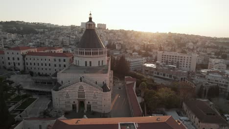 vista aérea de la basílica de la anunciación en nazaret al amanecer