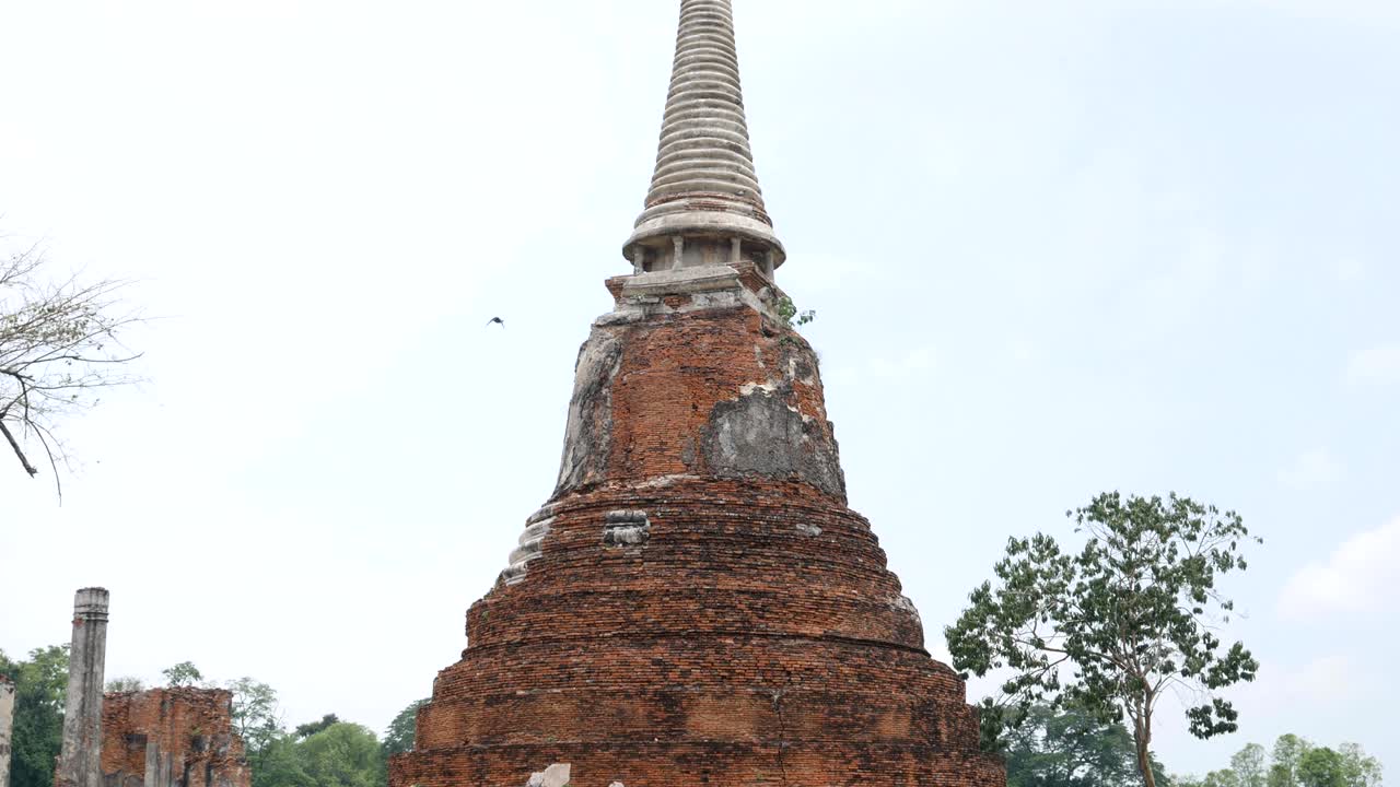 pagoda en wat maha that o el monasterio de la gran reliquia ubicado en la isla de la ciudad en la parte central de ayutthaya