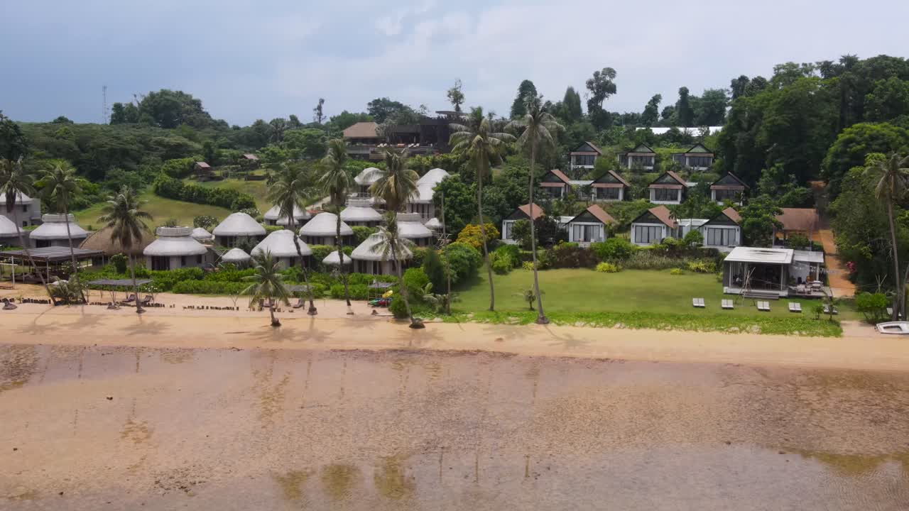 villas junto a la playa de ao tan en koh mak en tailandia