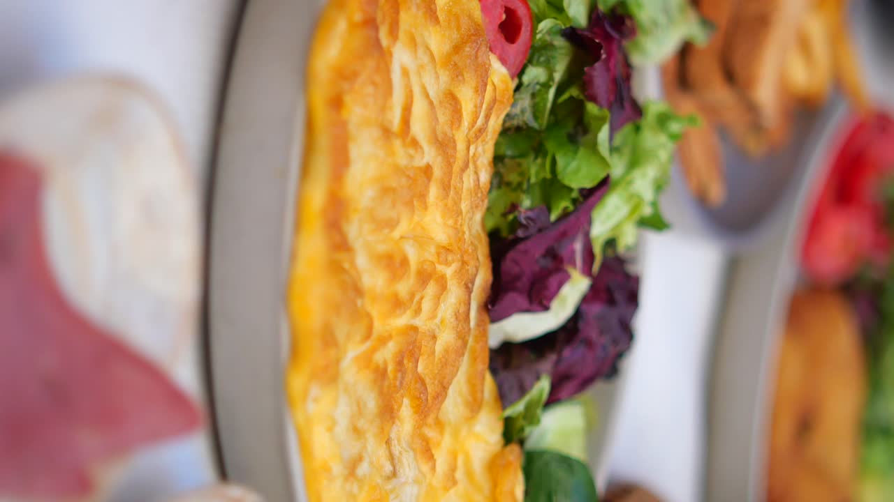 Omelet with Salad