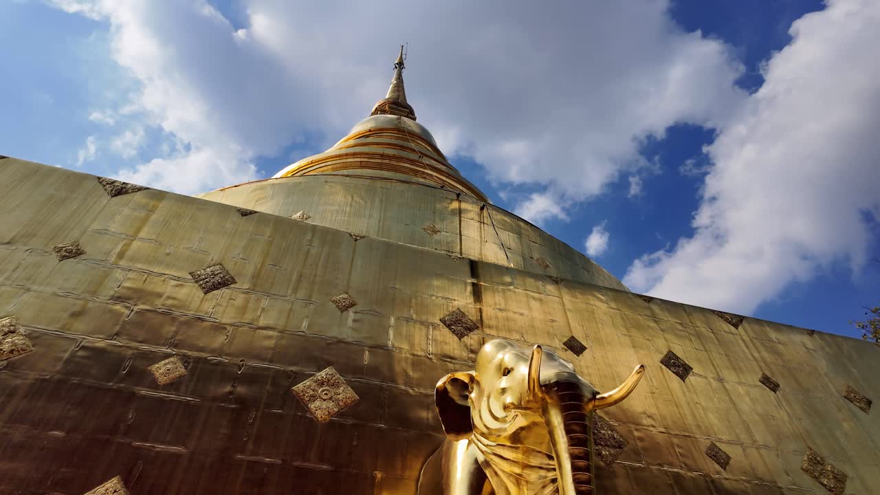 Wat Phra Singh Buddhist temple Chiang Mai Phra Buddha Sihing statue Thailand