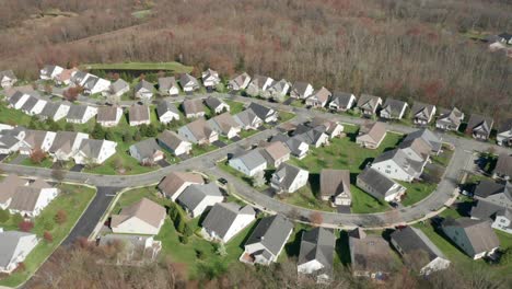 4K-Aerial-Drone-footage-of-condominiums-and-Cul-de-sac-residential-housing-in-Middletown-New-York