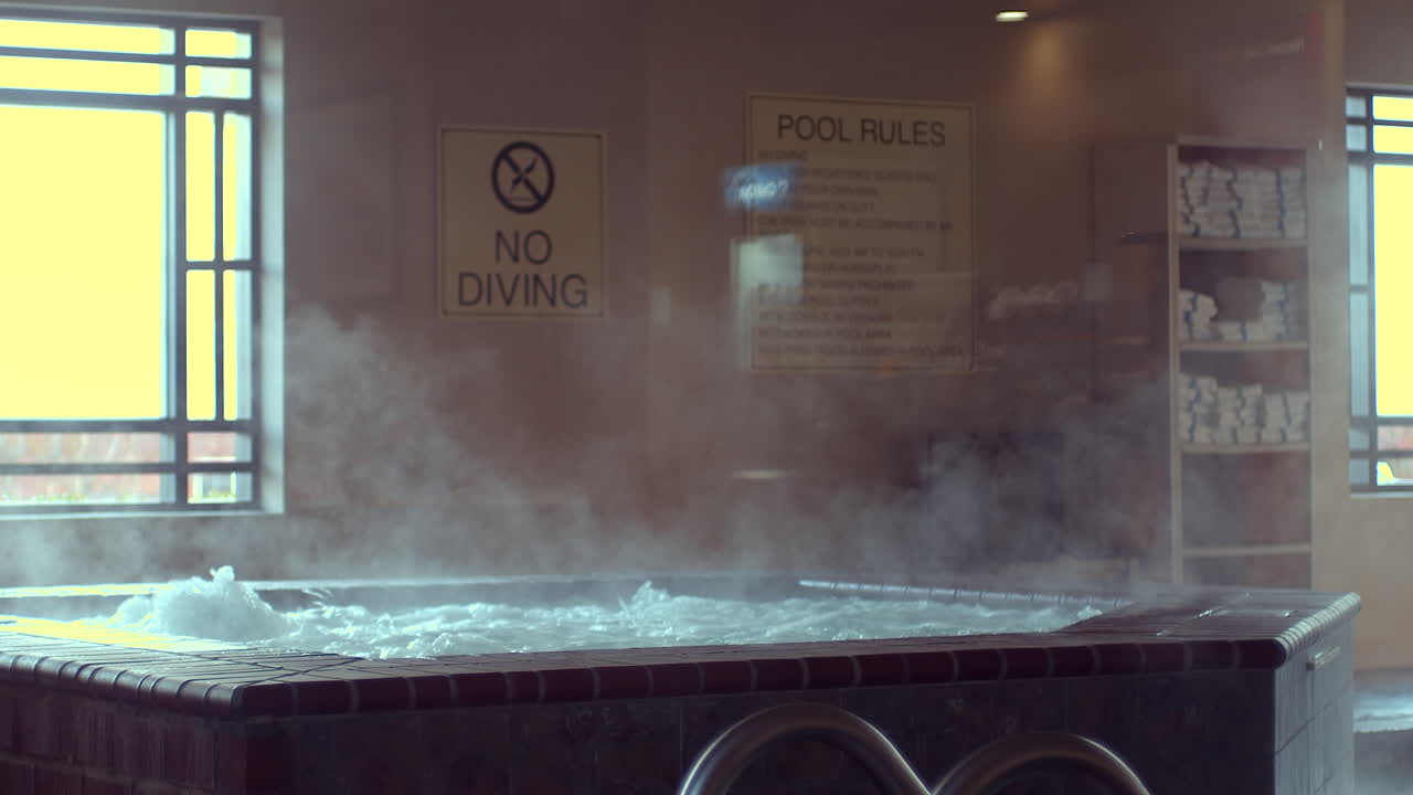 증기가 상승하는 핫의 짧은 클립