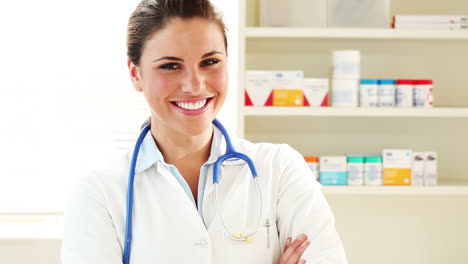 retrato de un médico sonriente