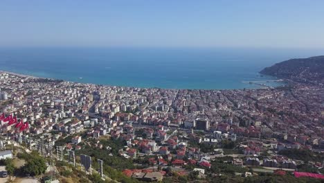 vista aérea de una ciudad costera turca