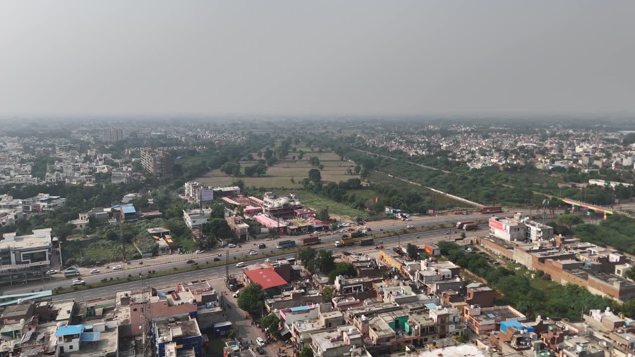 Dagli antichi ghat ai vivaci bazar, Mathura riflette l’anima dell’India in movimento