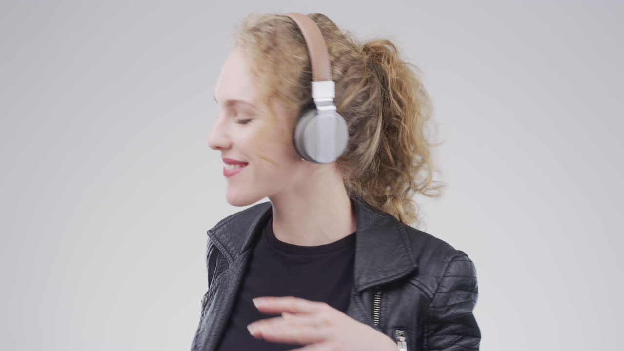 deja que la música te lleve lejos