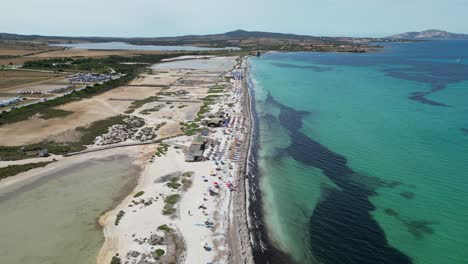 bagno sardigna strand und salzseen in stintino, sardinien, italien - 4k antenne