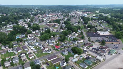 logan, ohio, imágenes aéreas de drones del centro de la ciudad y los alrededores