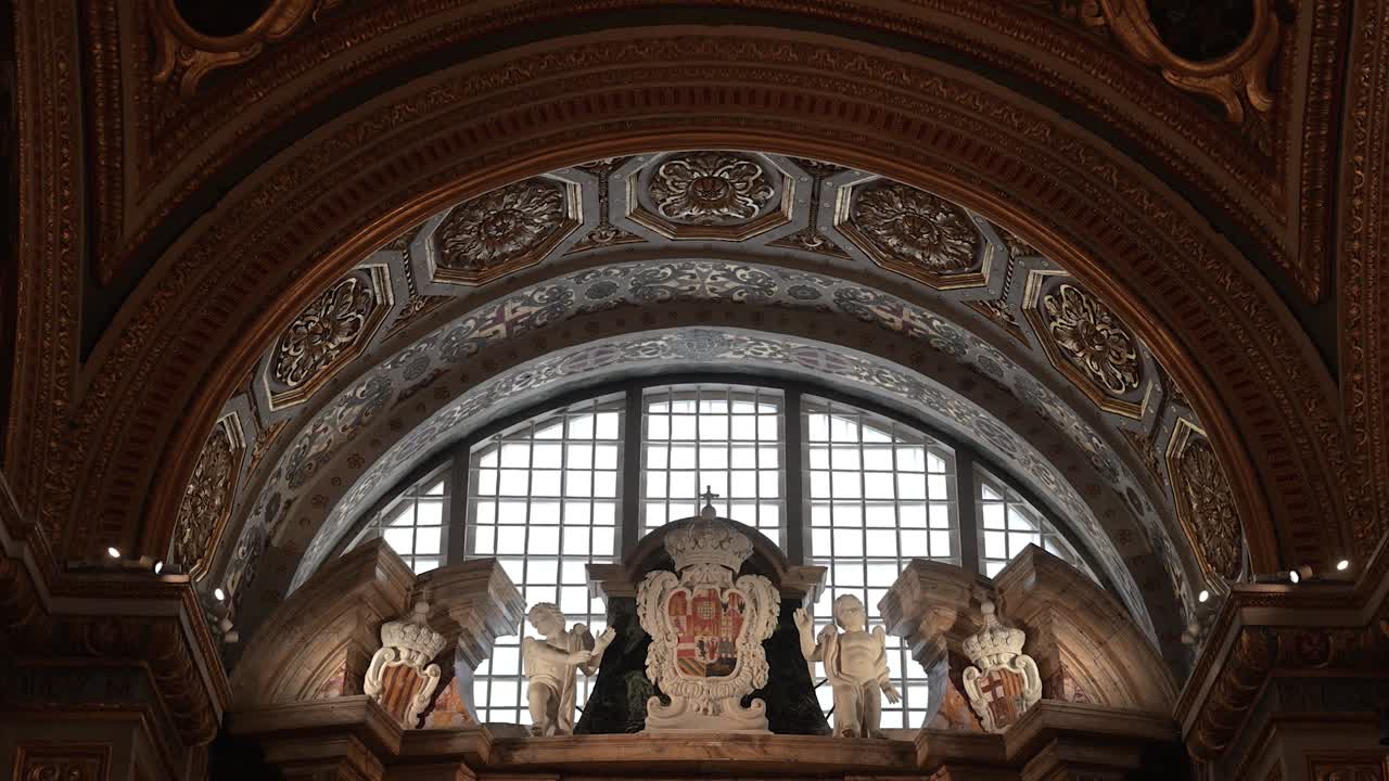 The artwork within St John’s Co-Cathedral inspires praise and reflection, showcasing divine beauty, baroque mastery, and Malta’s sacred artistic heritage