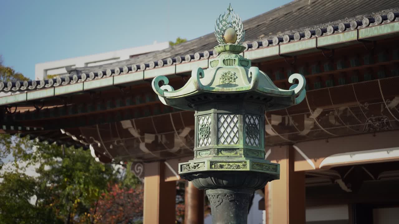Le lanterne di pietra al tempio Shinshū Ōtani-ha Nagoya-Betsuin