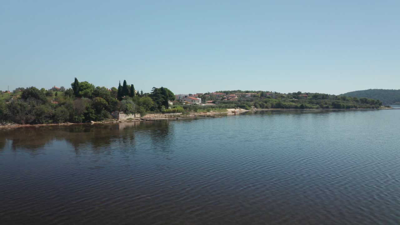 풀라, 크로아티아 근처 석호의 공중 샷